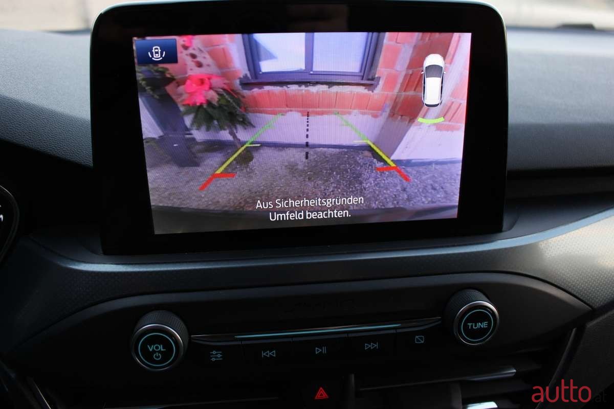 2019' Ford Focus photo #6