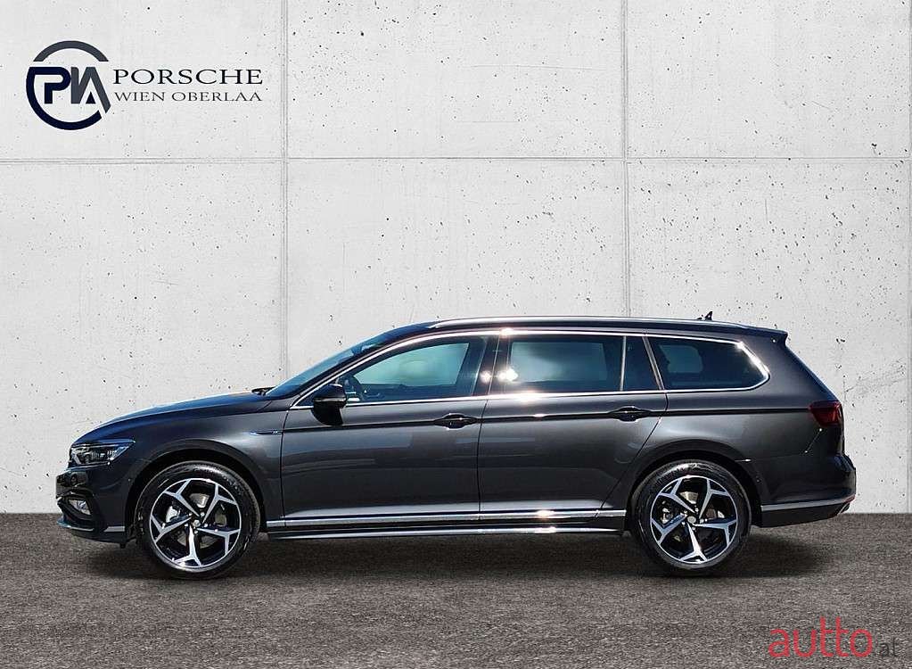 2023' Volkswagen Passat photo #3