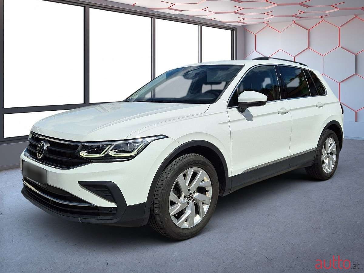 2021' Volkswagen Tiguan photo #1