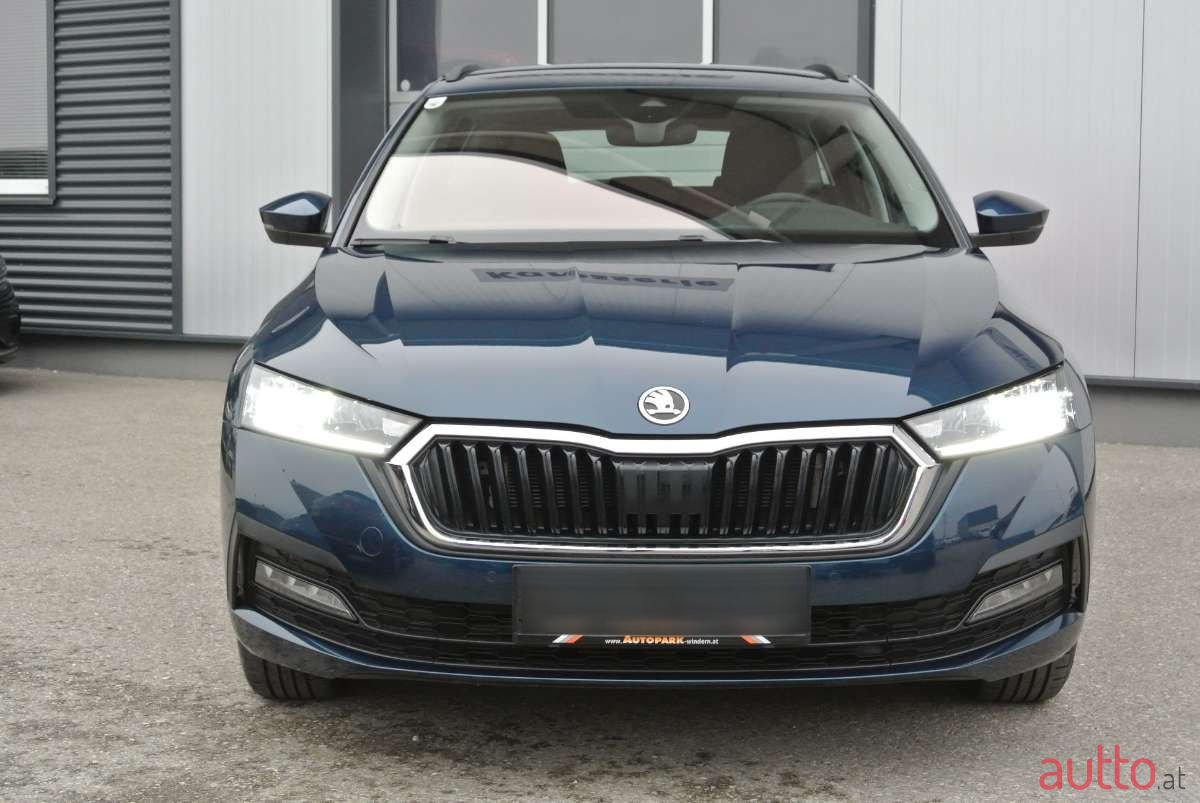 2020' Skoda Octavia photo #3