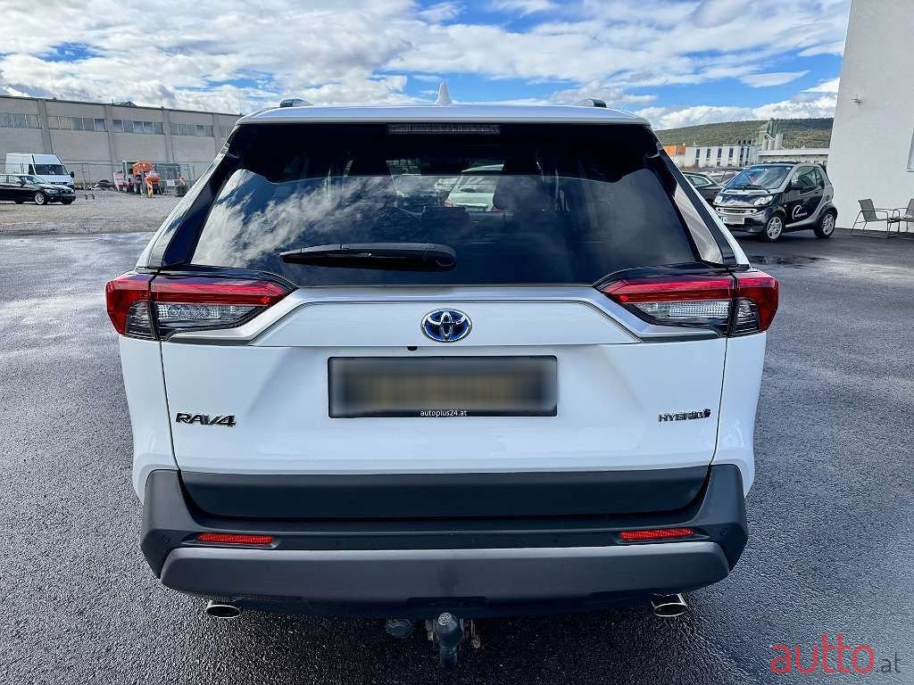 2021' Toyota RAV4 photo #4