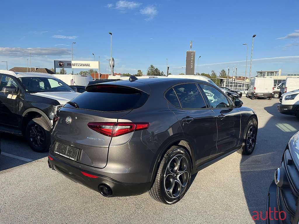 2022' Alfa Romeo Stelvio photo #2