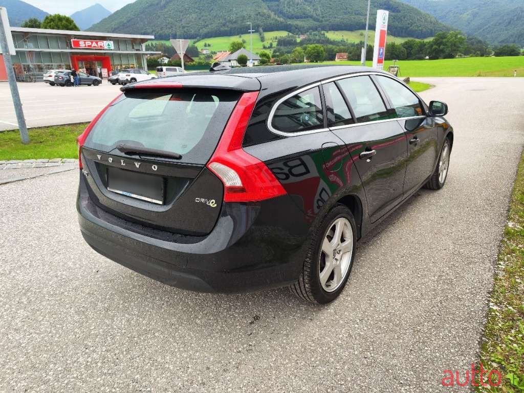 2011' Volvo V60 photo #4