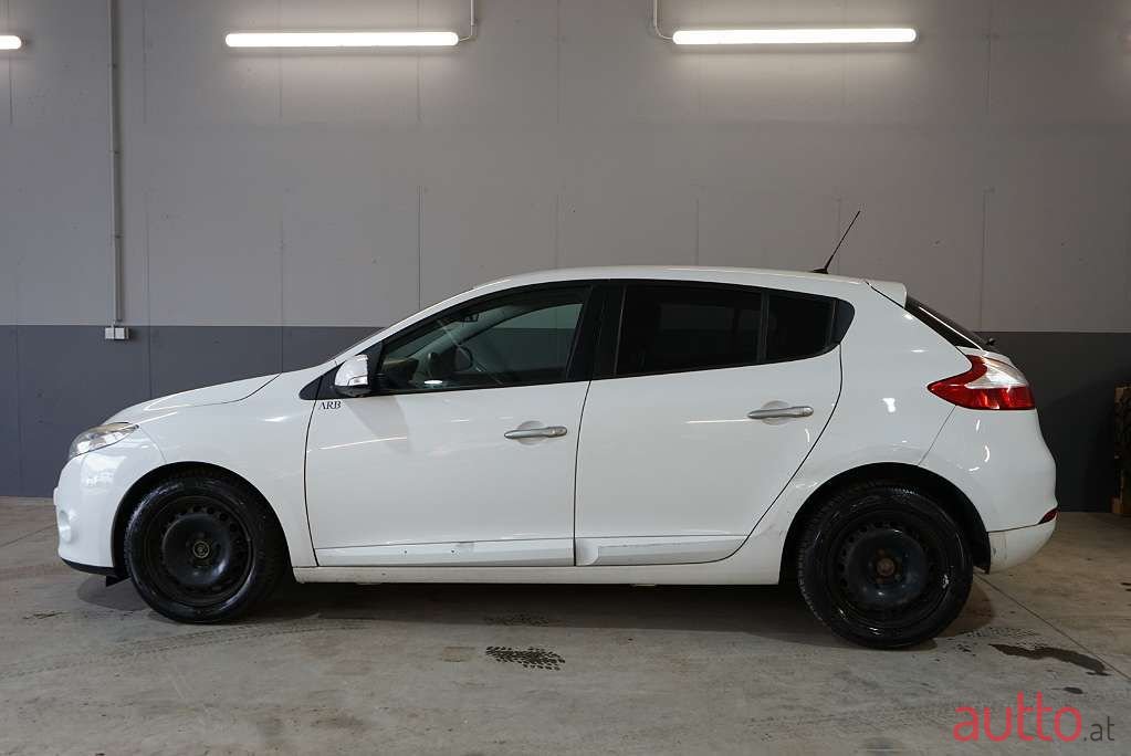 2009' Renault Megane photo #6