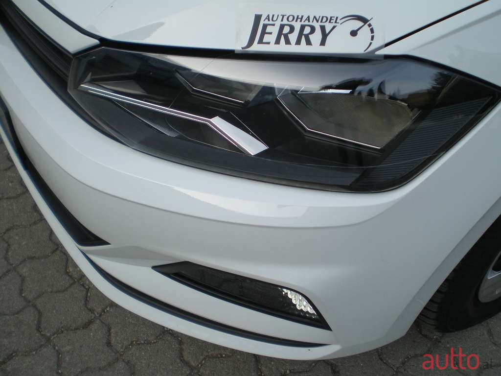 2021' Volkswagen Polo photo #2