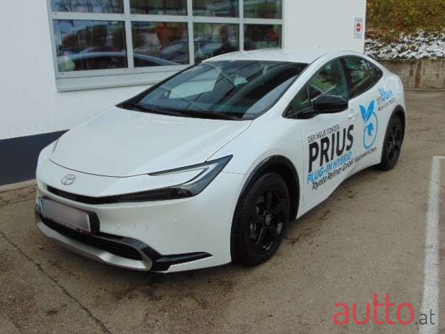 2024' Toyota Prius photo #1