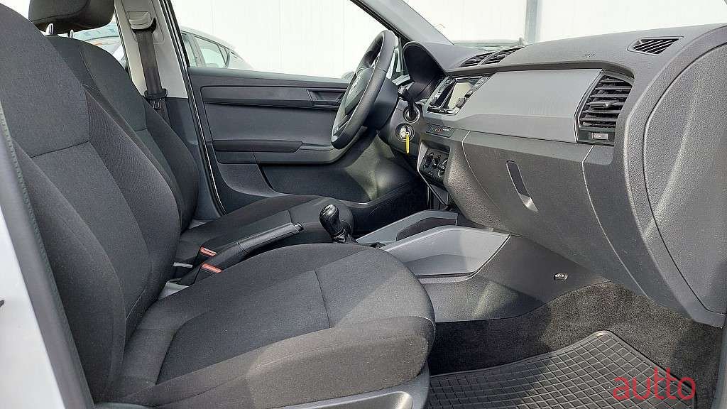 2019' Skoda Fabia photo #3