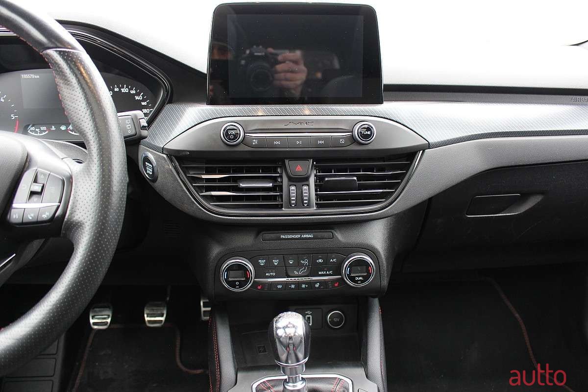 2019' Ford Focus photo #4