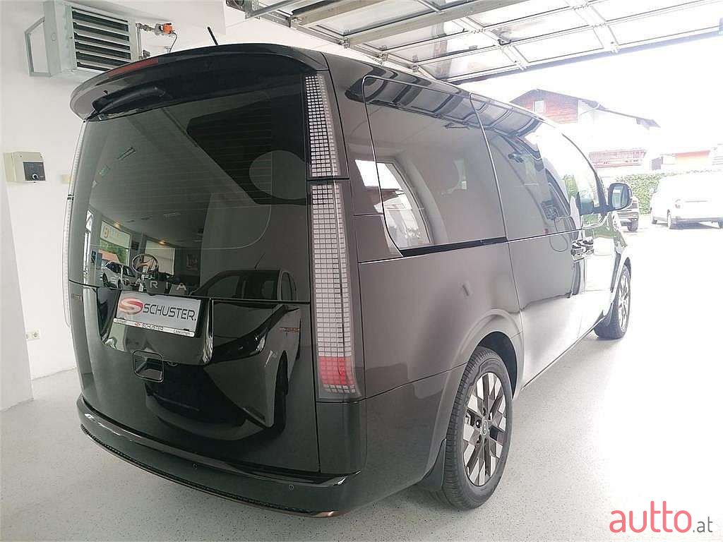 2022' Hyundai Staria photo #4