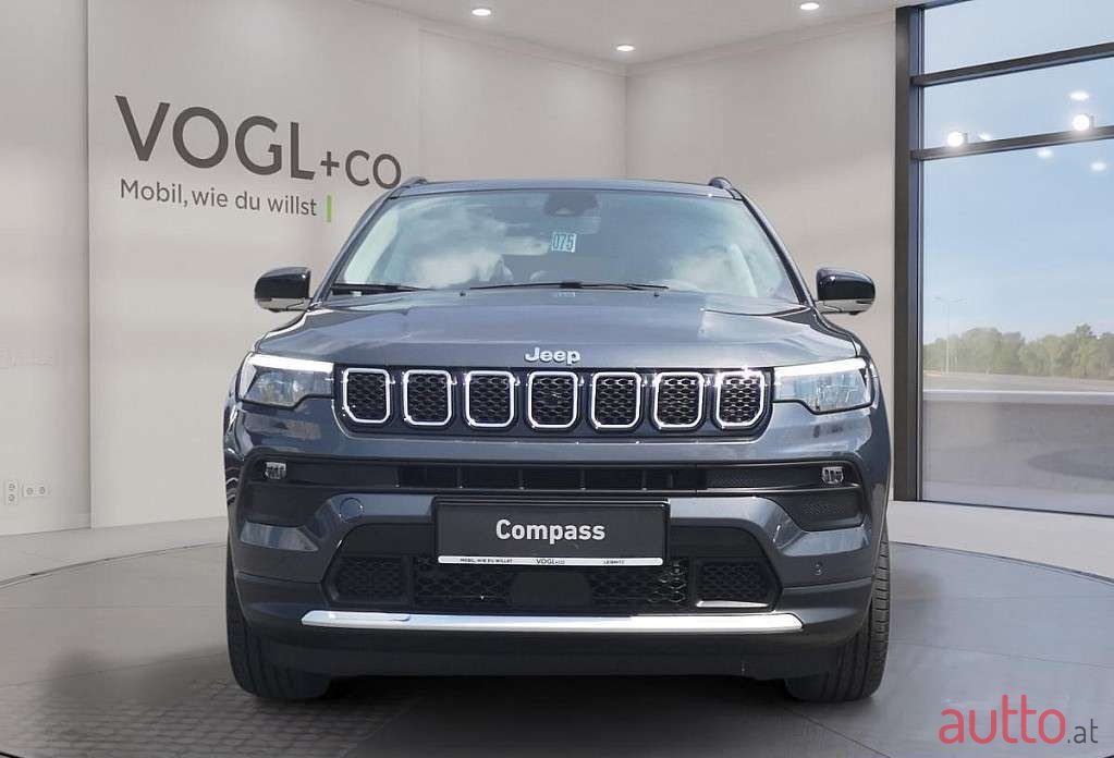 2022' Jeep Compass photo #6