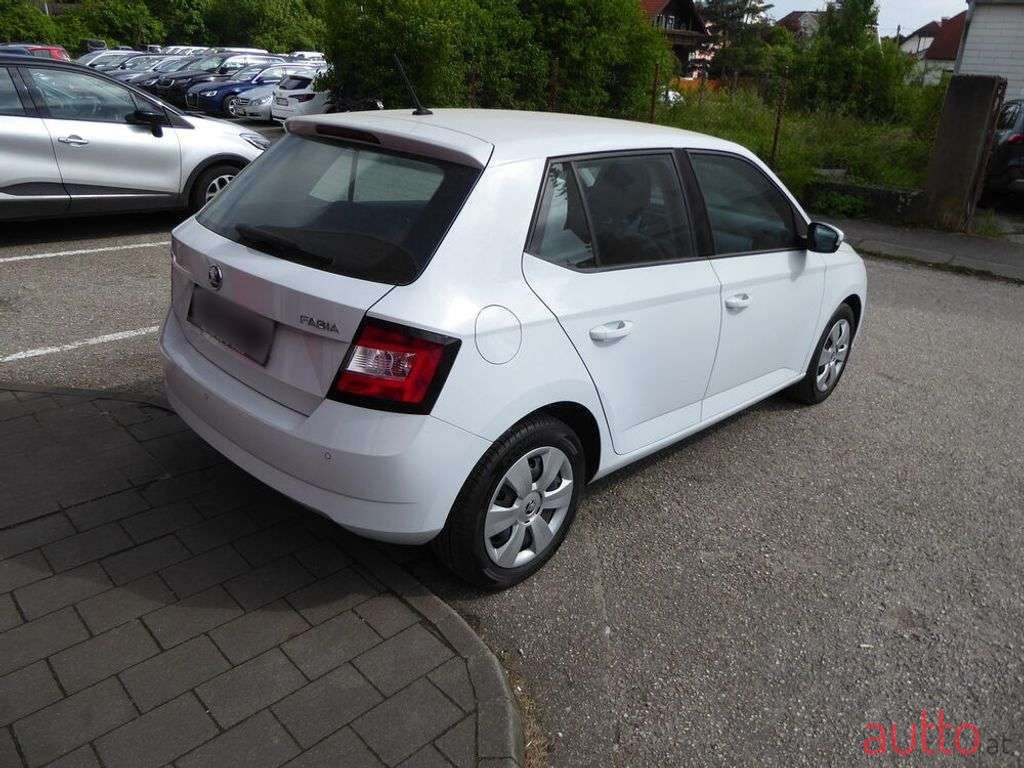 2017' Skoda Fabia photo #6