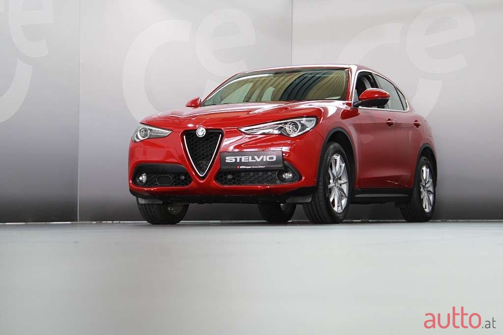 2017' Alfa Romeo Stelvio photo #2