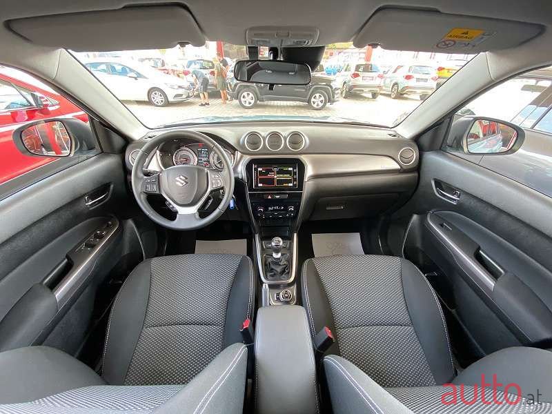 2020' Suzuki Vitara photo #3