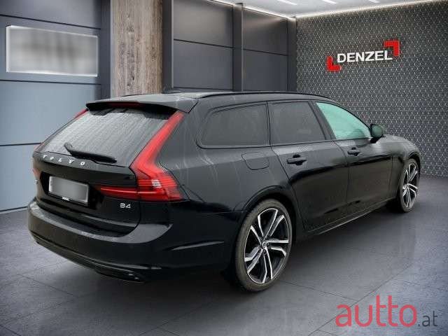 2022' Volvo V90 photo #4
