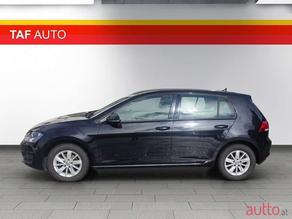 2017' Volkswagen Golf photo #5