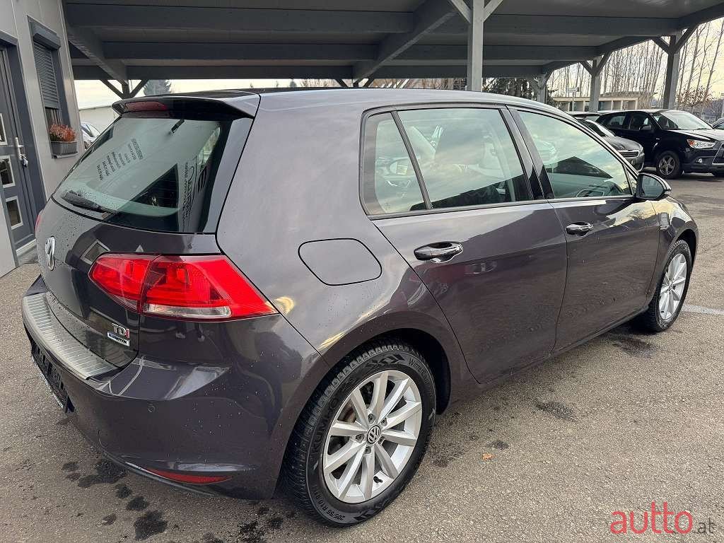 2015' Volkswagen Golf photo #6