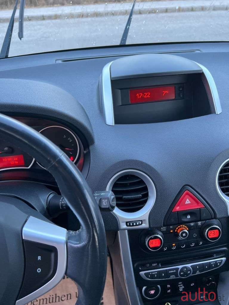 2009' Renault Koleos photo #4