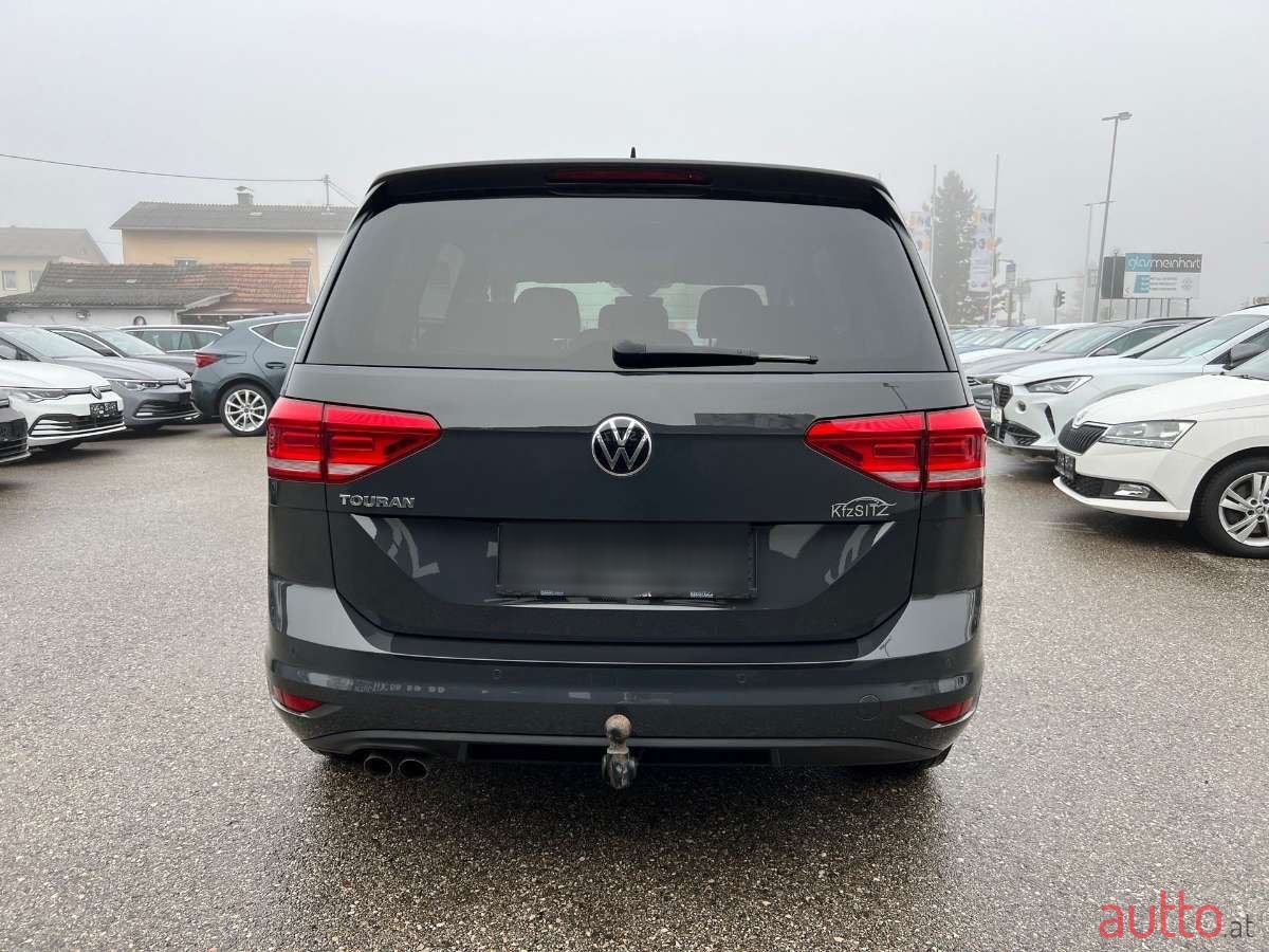 2020' Volkswagen Touran photo #4