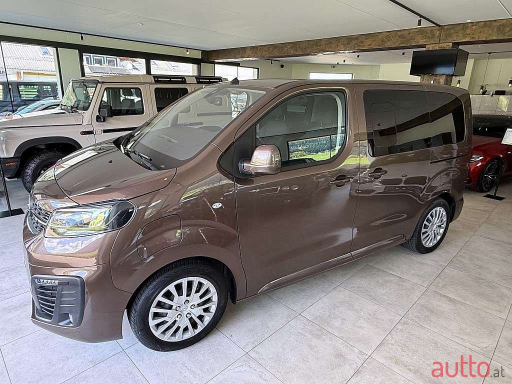 2021' Opel Zafira photo #2