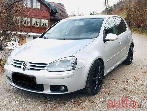 2004' Volkswagen Golf photo #4