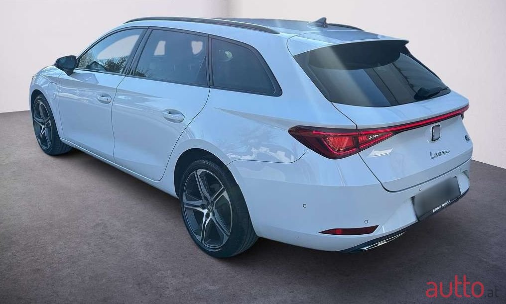 2021' SEAT Leon photo #4
