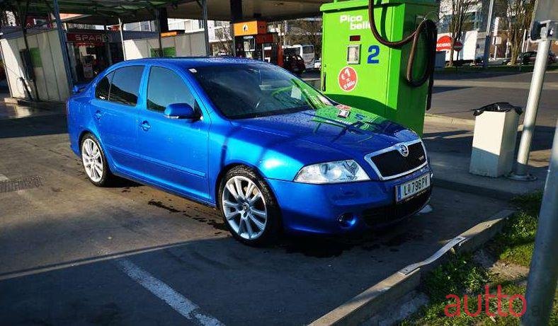 2007' Skoda Octavia photo #2