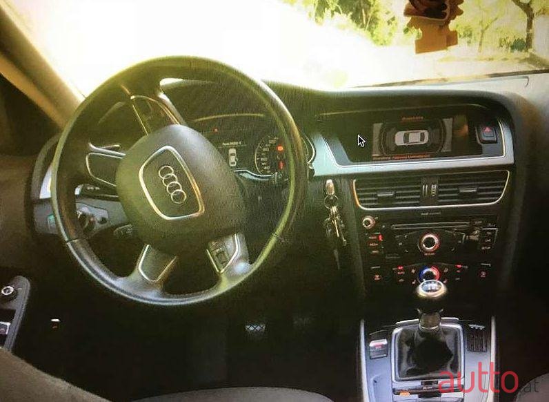 2012' Audi A4 photo #1