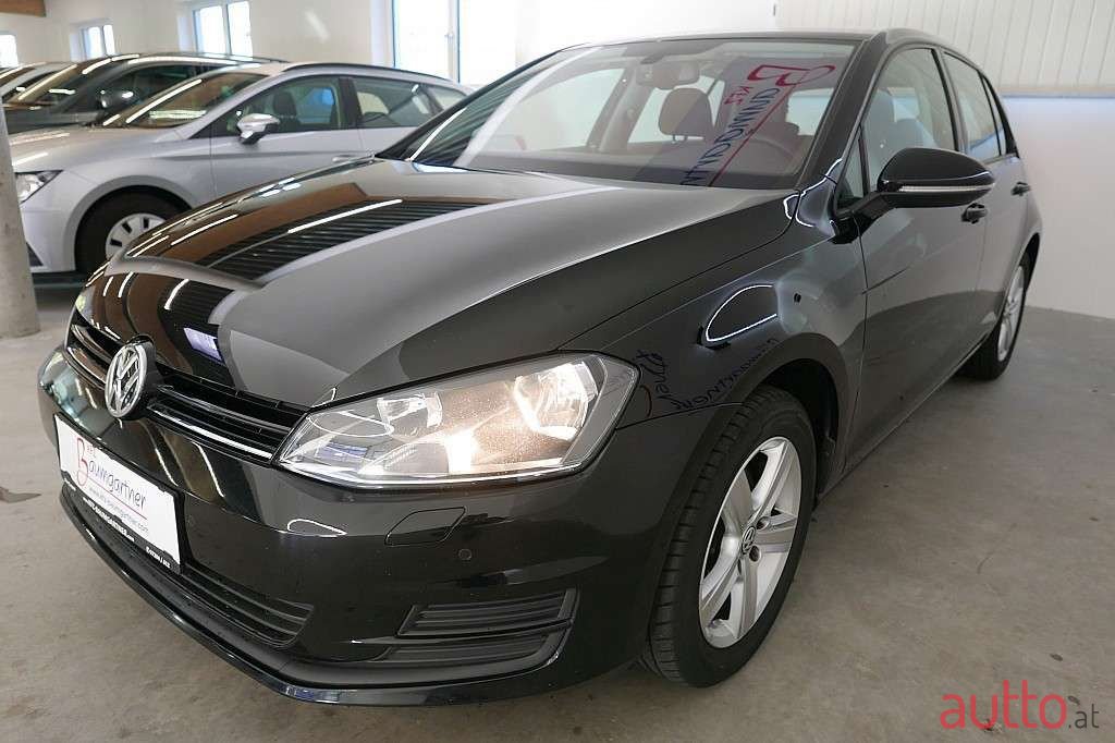 2016' Volkswagen Golf photo #2