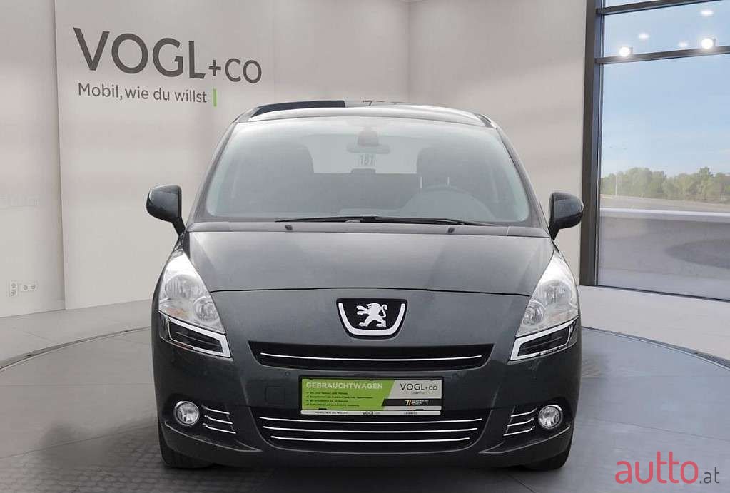 2013' Peugeot 5008 photo #4