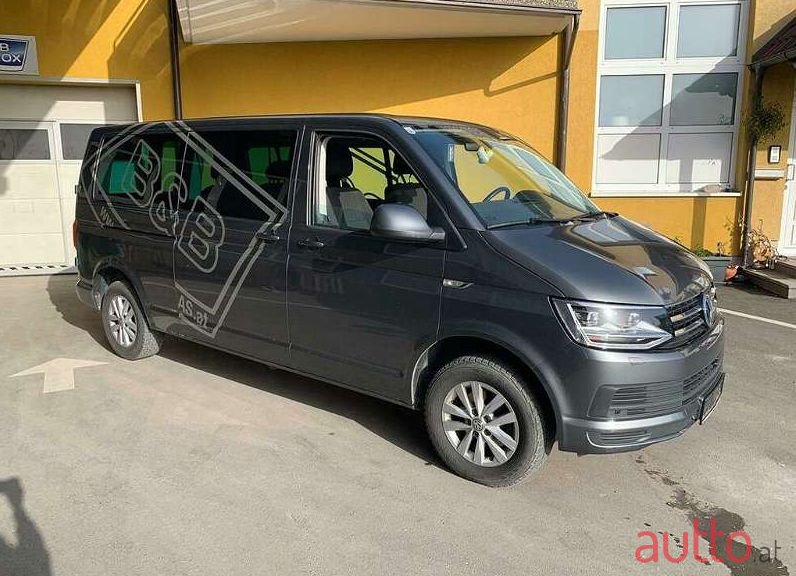 2019' Volkswagen Caravelle photo #1