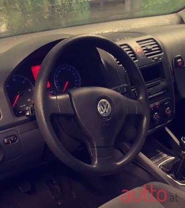 2006' Volkswagen Golf photo #2