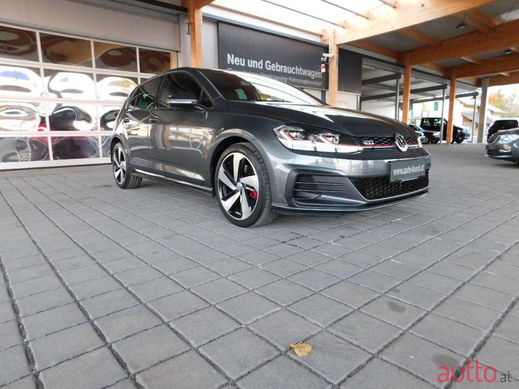 2018' Volkswagen Golf photo #3
