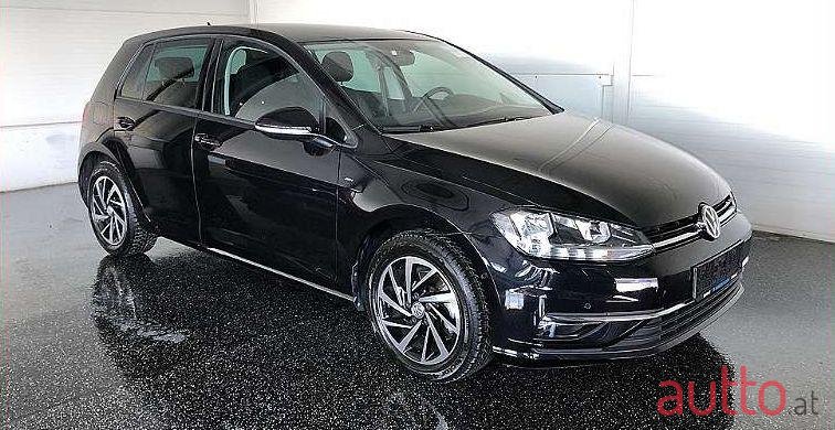 2019' Volkswagen Golf photo #1