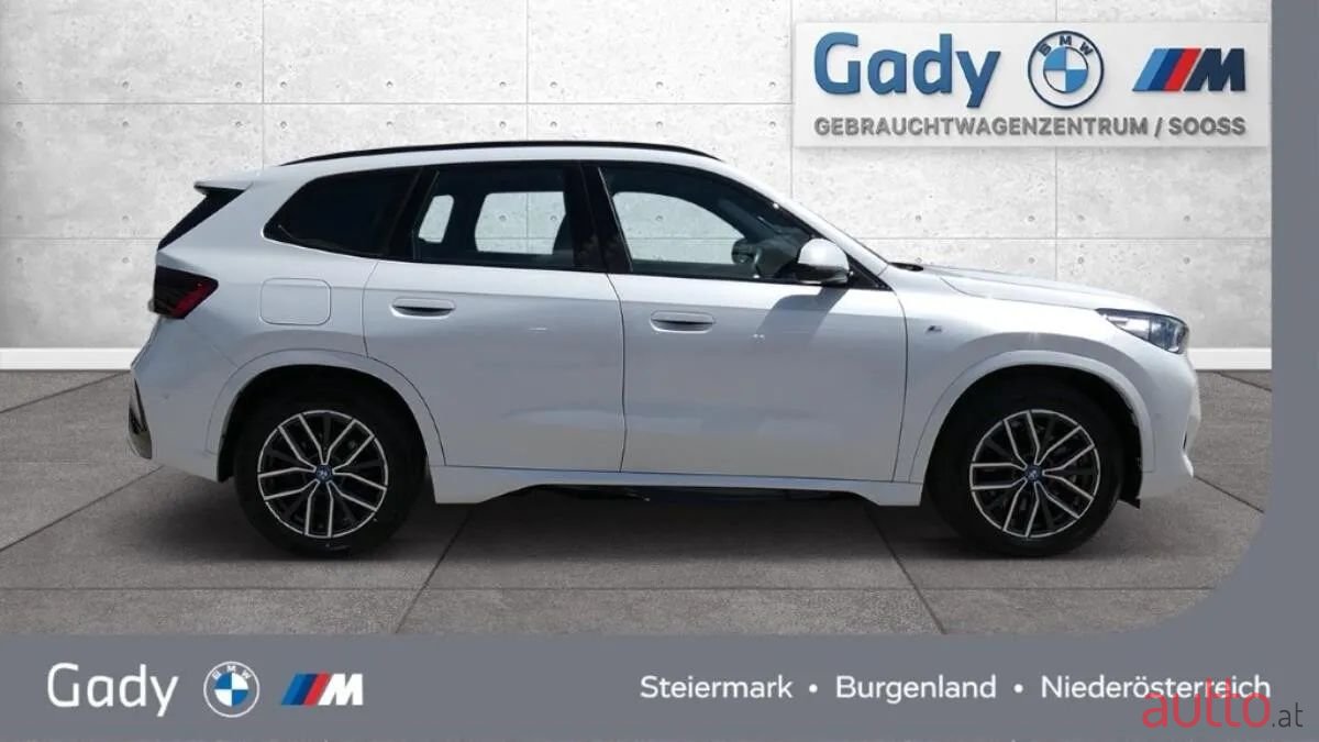 2023' BMW iX1 photo #2
