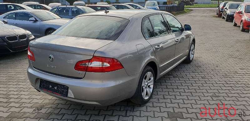 2013' Skoda Superb photo #4