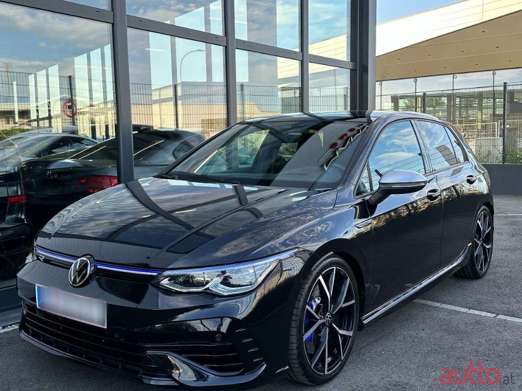 2022' Volkswagen Golf photo #1