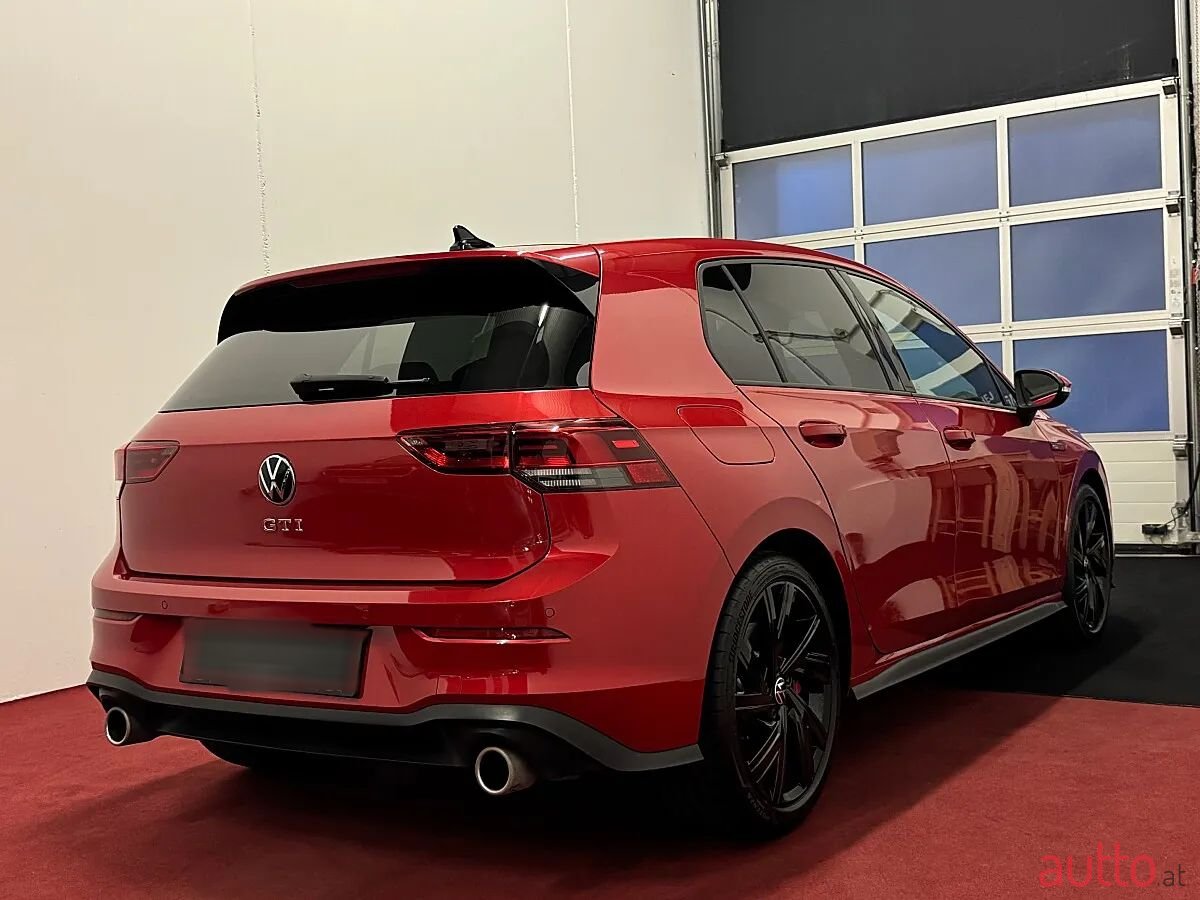 2022' Volkswagen Golf photo #6