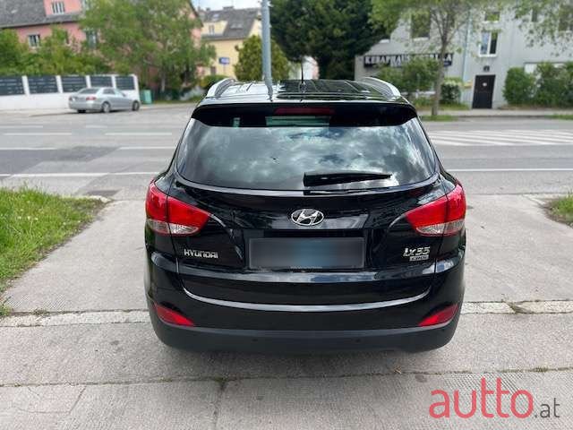 2011' Hyundai ix35 photo #6