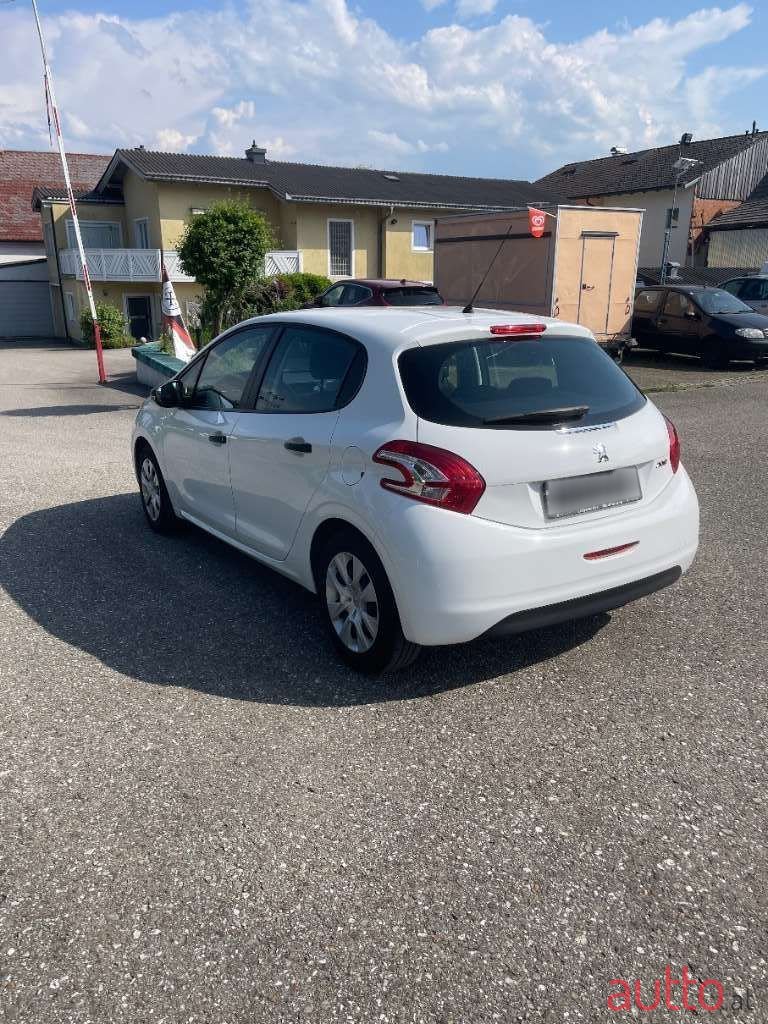 2013' Peugeot 208 photo #5