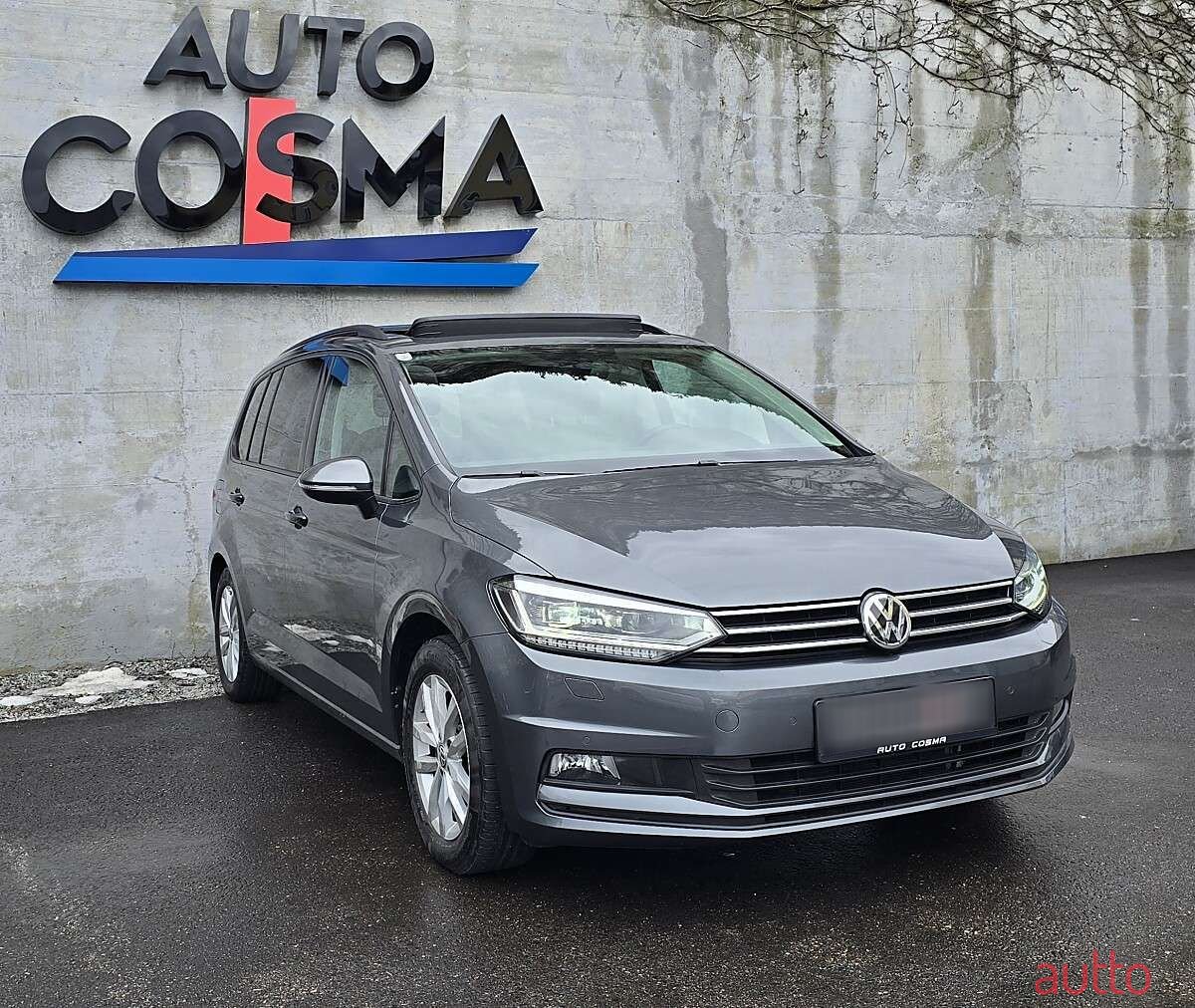 2018' Volkswagen Touran photo #3