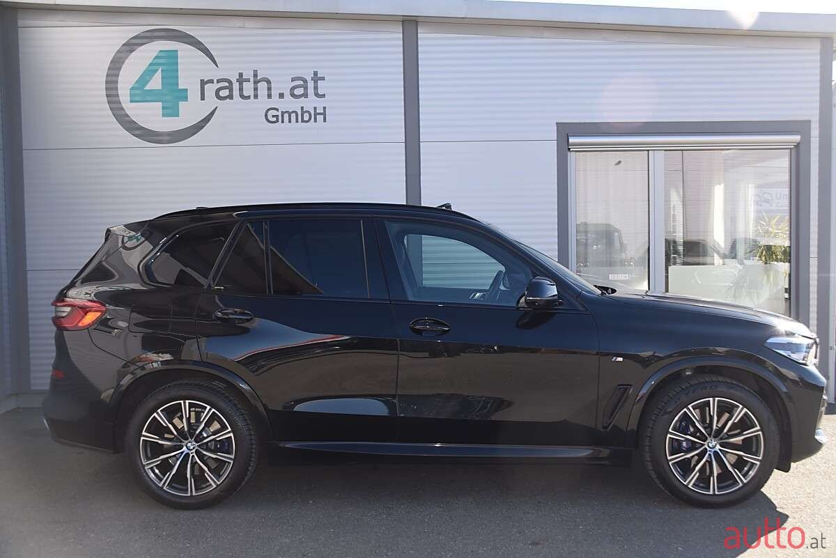 2020' BMW X5 photo #5