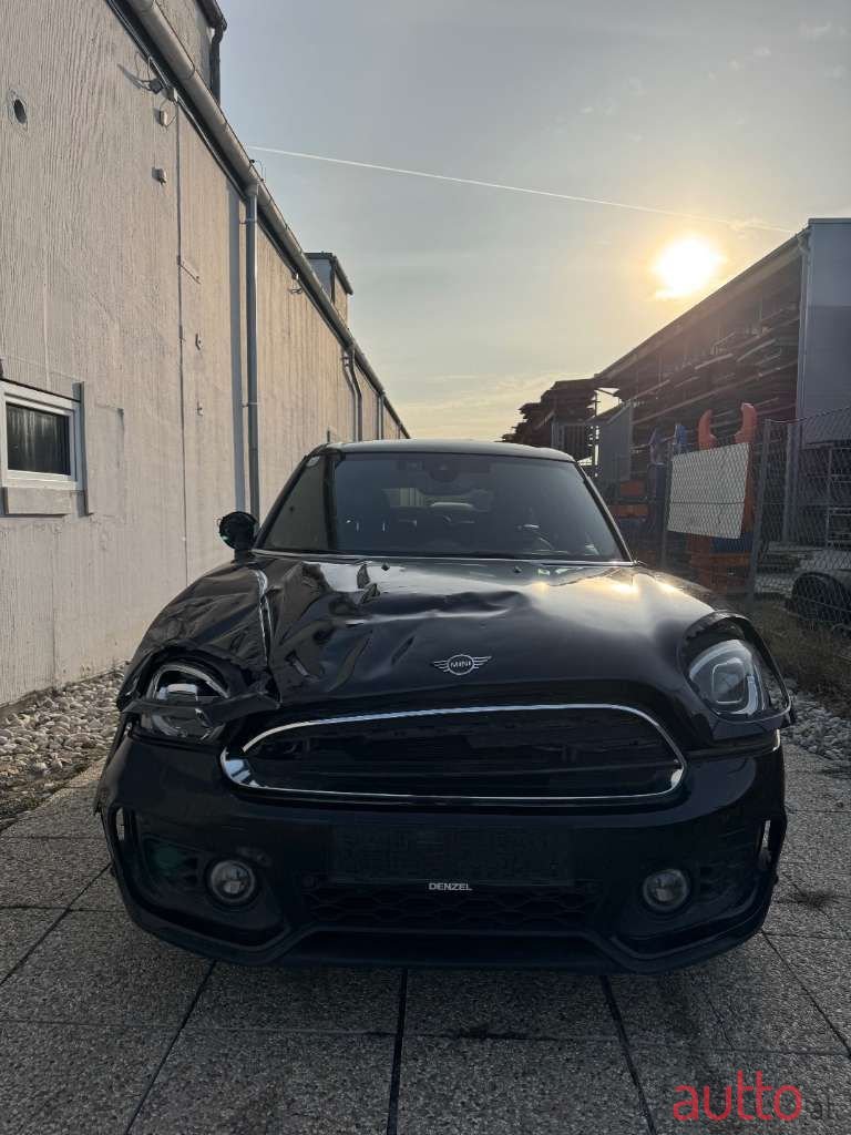 2020' MINI Countryman photo #2