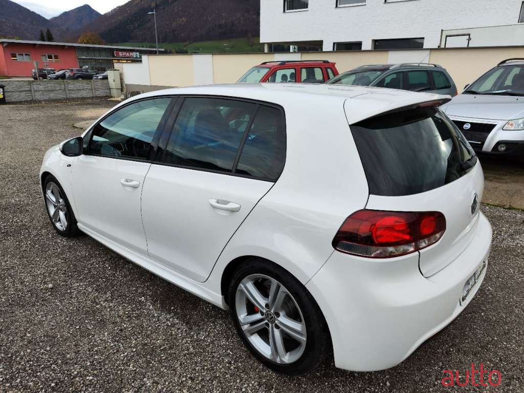 2010' Volkswagen Golf photo #4