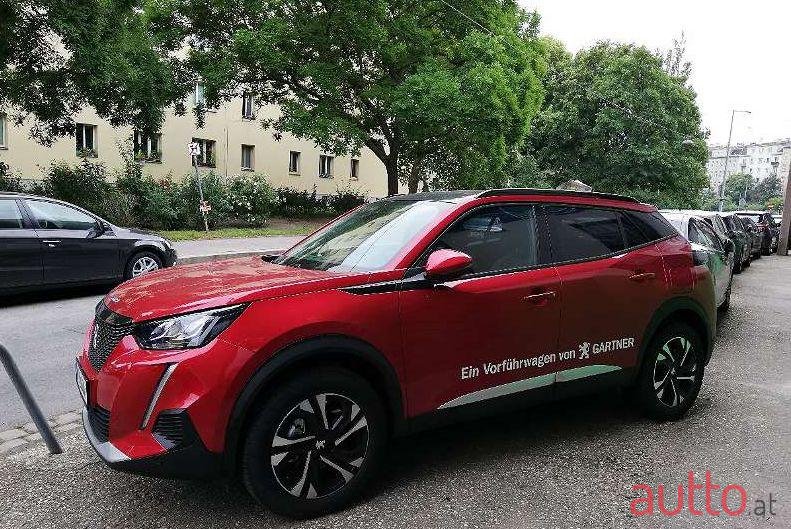 2020' Peugeot 2008 photo #1