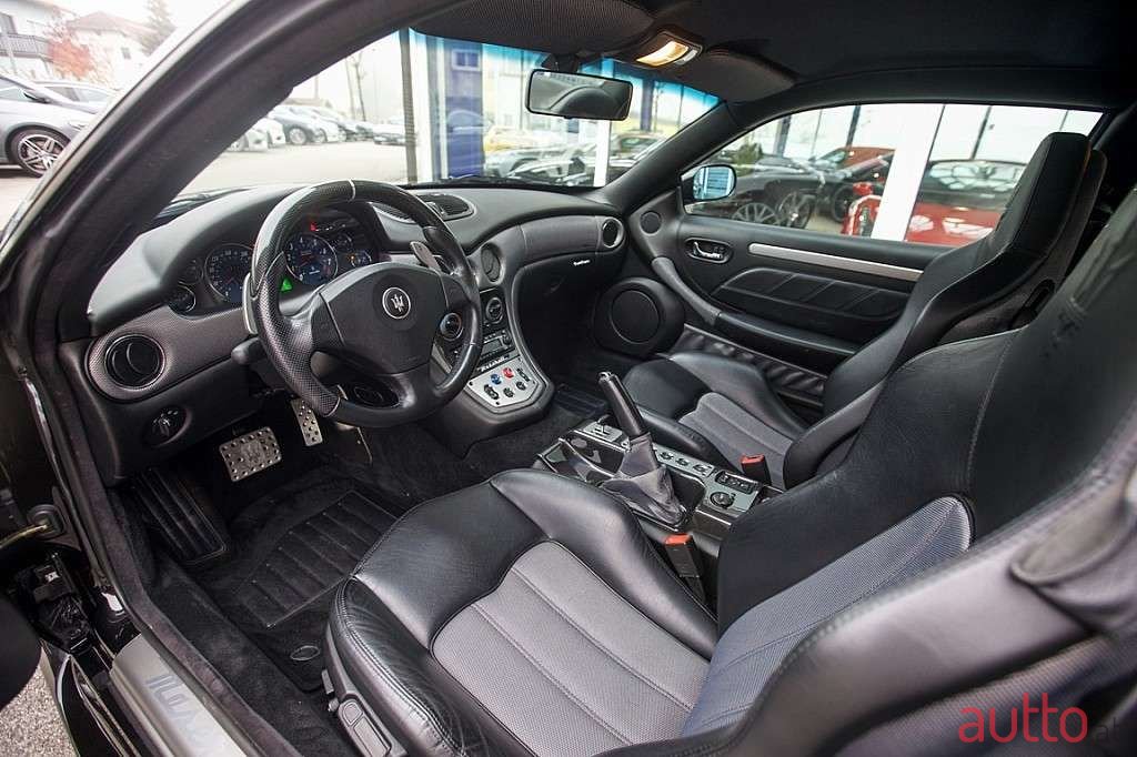 2006' Maserati Coupe photo #5