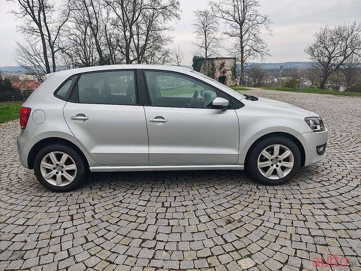 2009' Volkswagen Polo photo #3