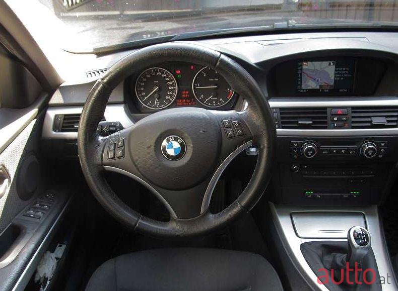 2010' BMW 3Er-Reihe photo #2
