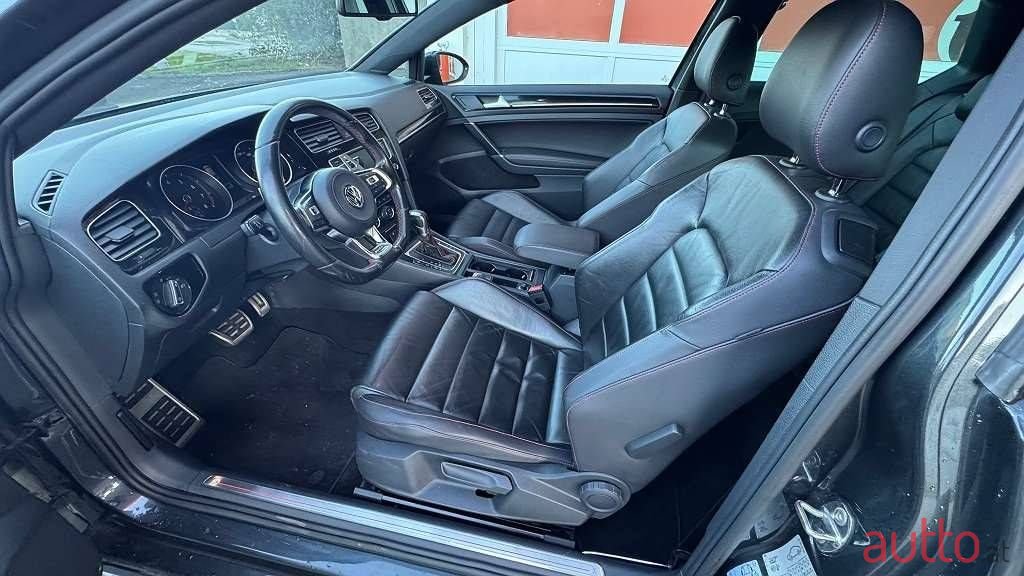 2016' Volkswagen Golf photo #6