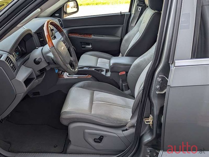 2007' Jeep Grand Cherokee photo #5
