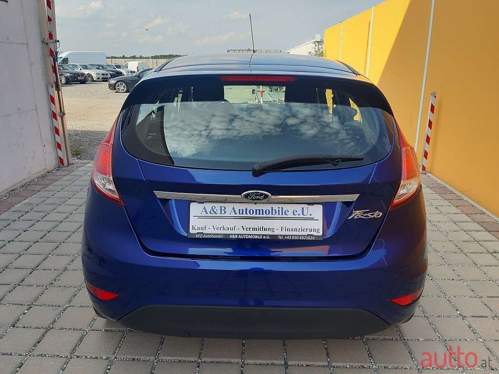 2013' Ford Fiesta photo #5